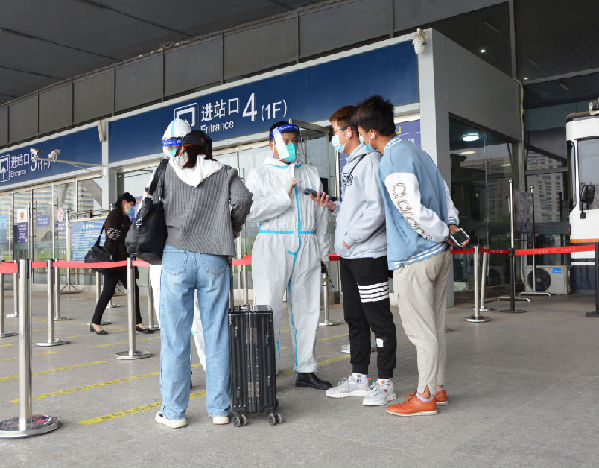 西寧站逐步恢復(fù)開(kāi)行旅客列車