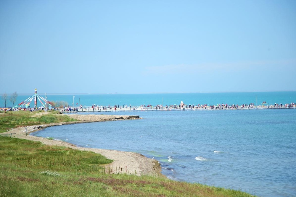 水碧天藍(lán)，青海湖秋光正好